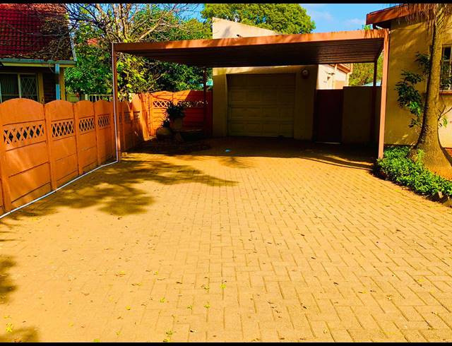 5 BEDROOM HOUSE RENTED IN BIRCHLEIGH